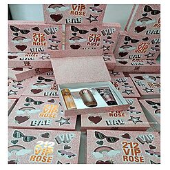 Estuche 212 Vip Rose Splash + Crema + Perfume