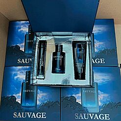 Estuche Sauvage Perfume + Splash + Crema